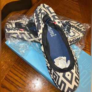 NIB: Dimmi women’s ballet flats size 8M: